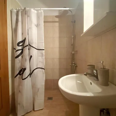Delia Guest house *