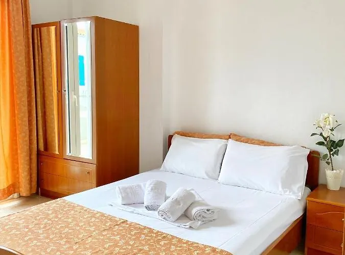 Delia Guest house 3*